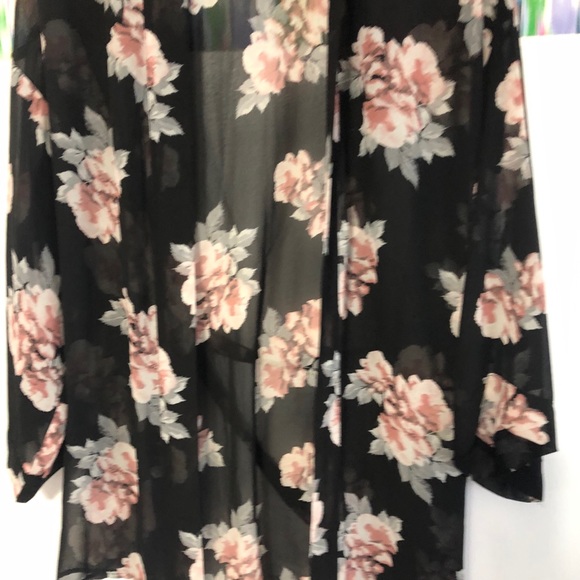 H&M thin black floral cardigan with belt tie - Picture 3 of 4